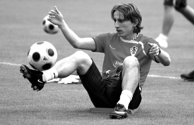 官方：拜仁从冈比亚租借18岁前锋巴拉-萨波科-恩戈