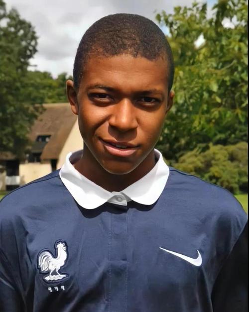 [足球之夜]38岁于汉超：保持专注 保持稳定